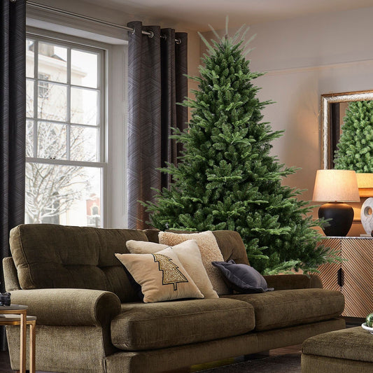 Full-Shaped 6 Ft Christmas Tree with 1673 PE/PVC Tips - Green